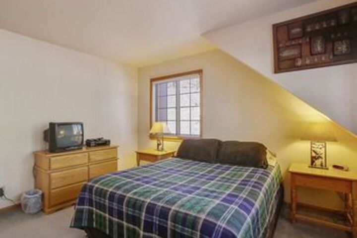 Room 6 of 15
