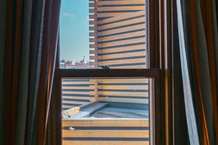 Room 17 of 36
