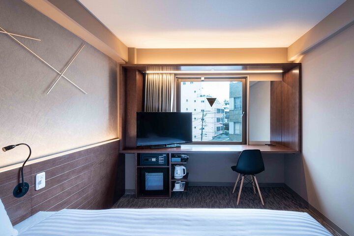 Room 16 of 79