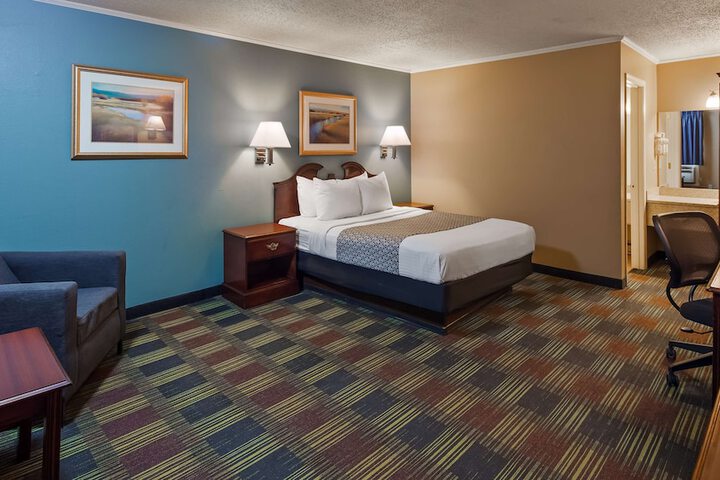 Room 12 of 22