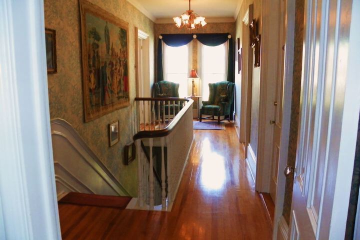 Ballroom/Hall 75 of 102