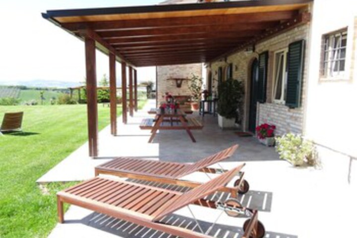 Sundeck 26 of 28