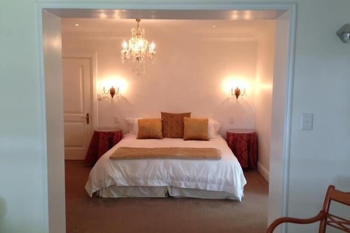 Room 2 of 28