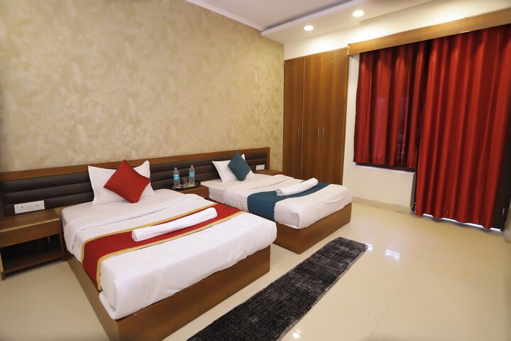 Room 7 of 14