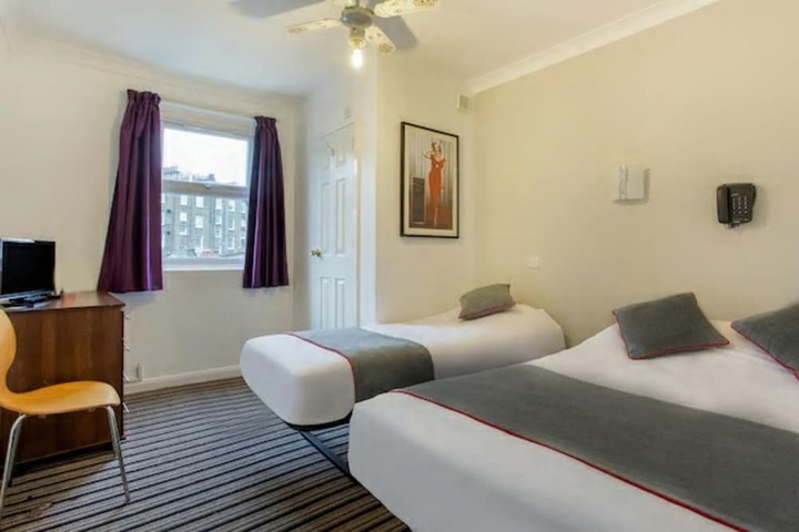 Room 8 of 32