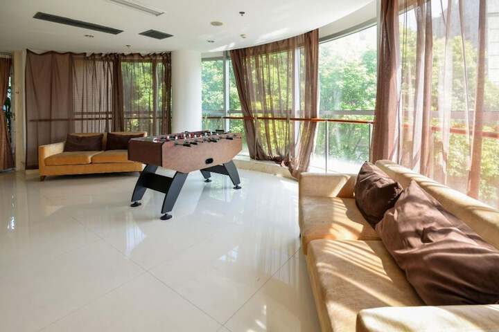 Entrance & Lobby