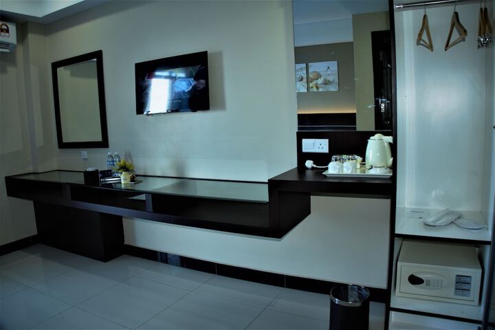 Room 9 of 49