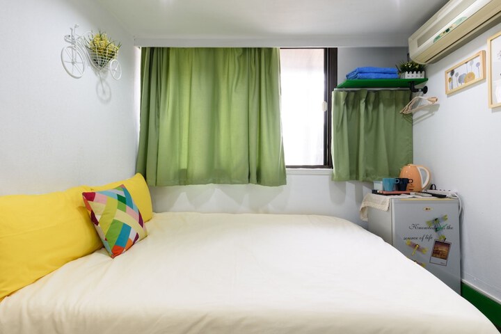 Room 40 of 129