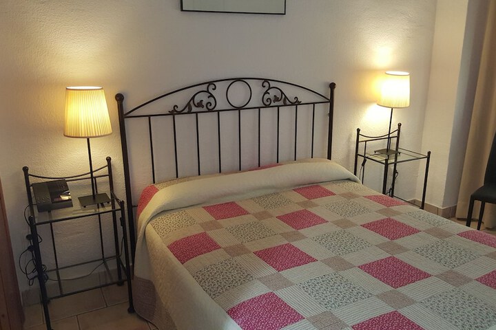 Room 5 of 48