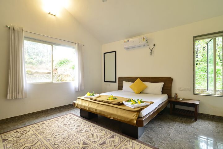 Room 3 of 20
