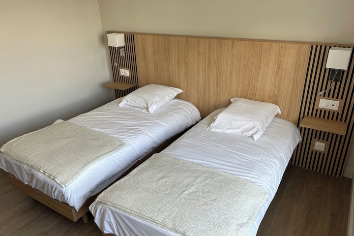 Room 7 of 25