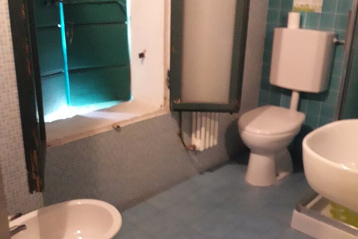 Room 8 of 15