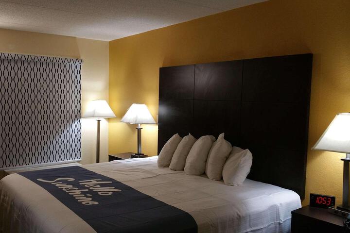 1 King Bed (9 of 15)