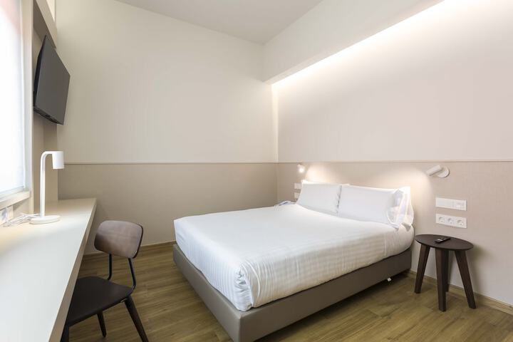 Room 9 of 43