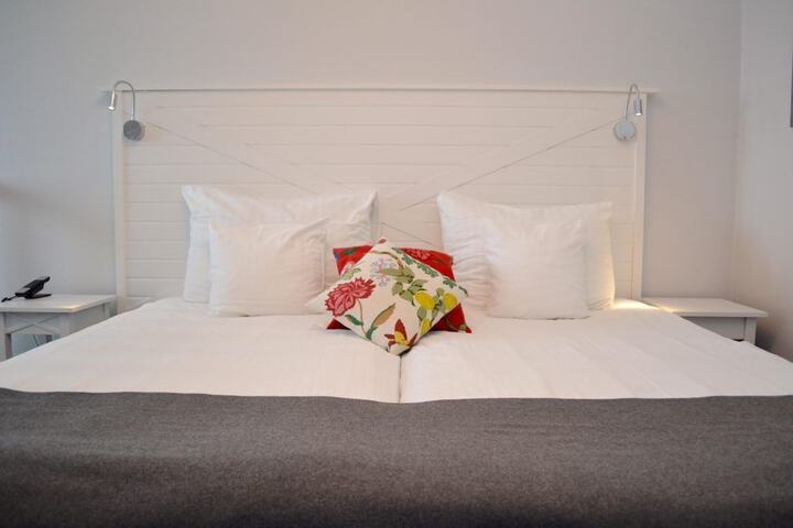 Room 16 of 121