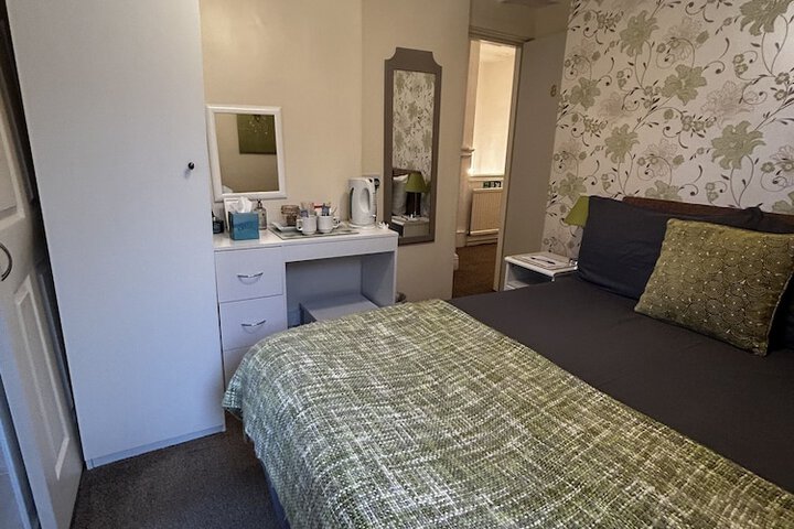 Room 27 of 44