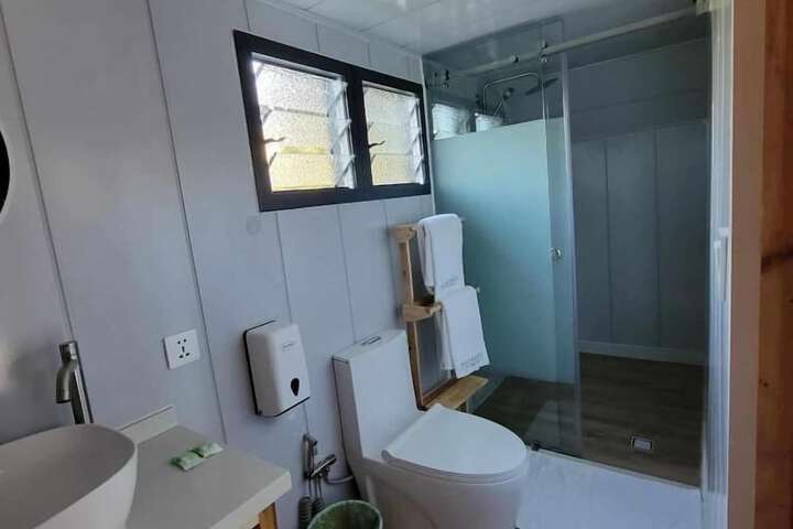 Room 10 of 34