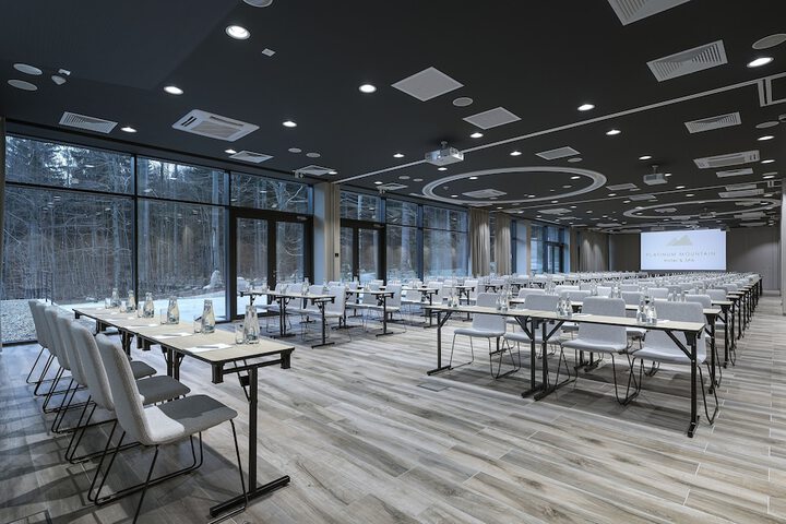 Business Center 23 of 28