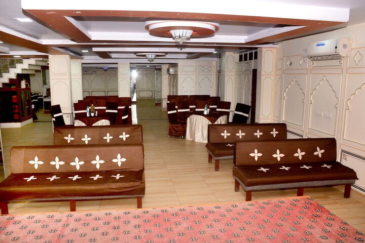 Ballroom/Hall 33 of 37