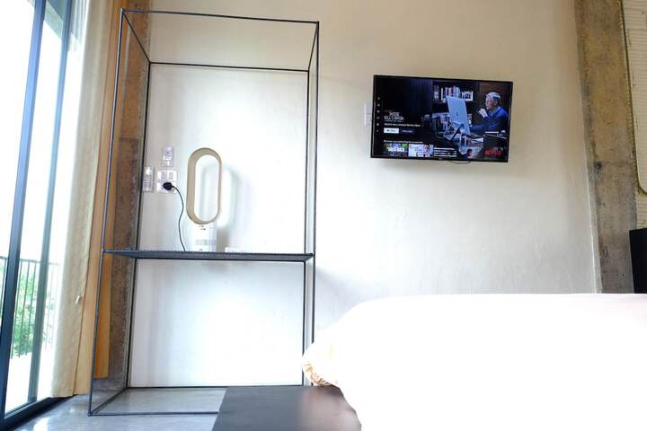 Room 21 of 49