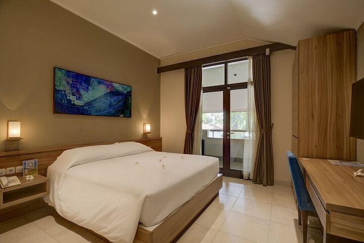 Room 8 of 71