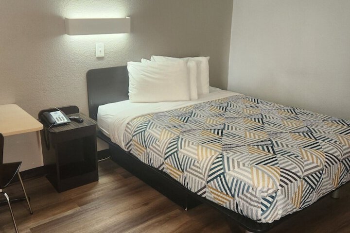 Room 18 of 50