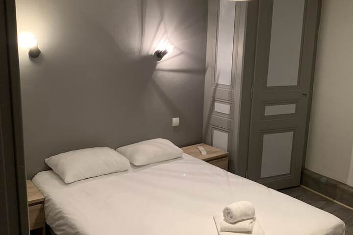 Room 10 of 81