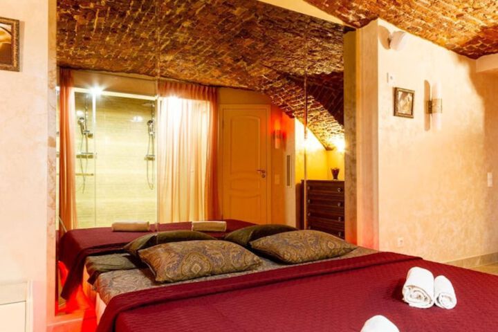 Room 28 of 47