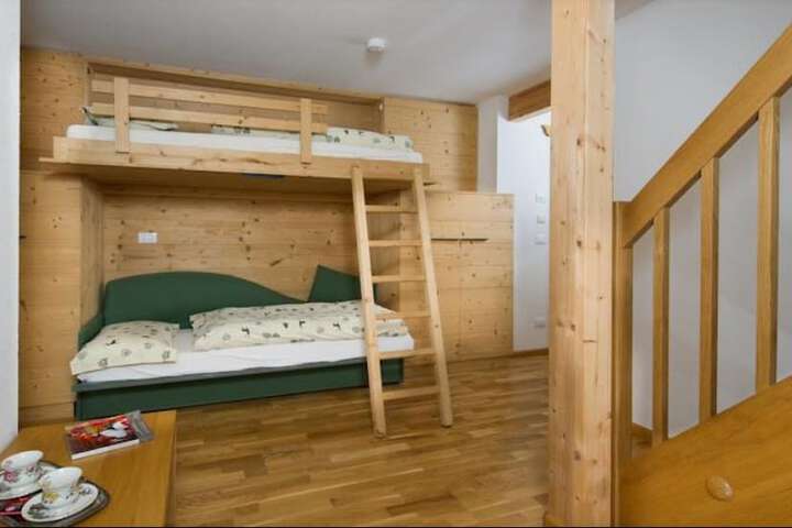 Room 6 of 24