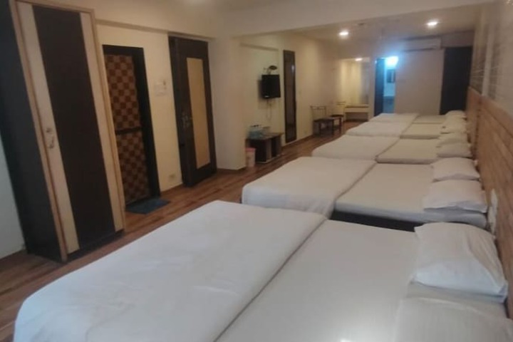 Room 12 of 19