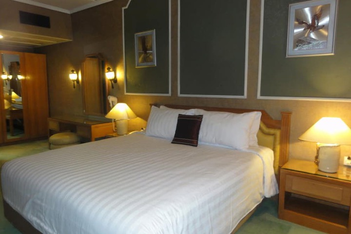 Room 3 of 34
