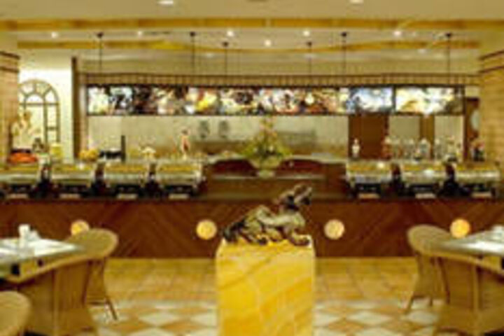 Dining 72 of 73