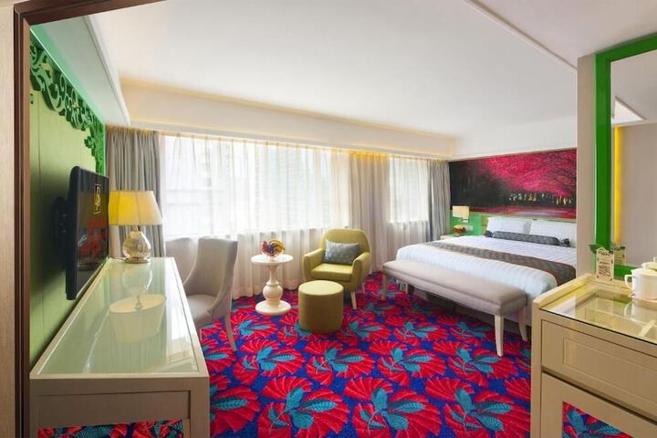 Room 34 of 80