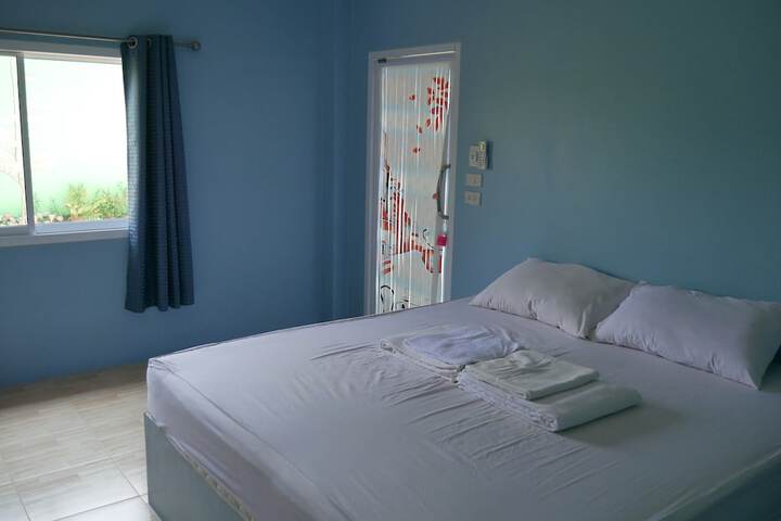 Room 7 of 25