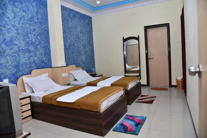 Exterior of Hotel Galaxy Imperial Aurangabad