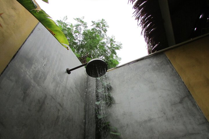 Room 8 of 16