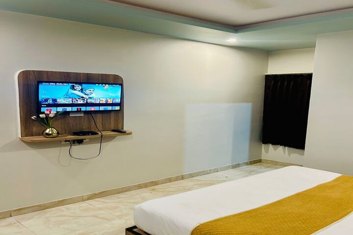 Room 5 of 26