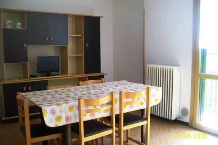 Room 10 of 17