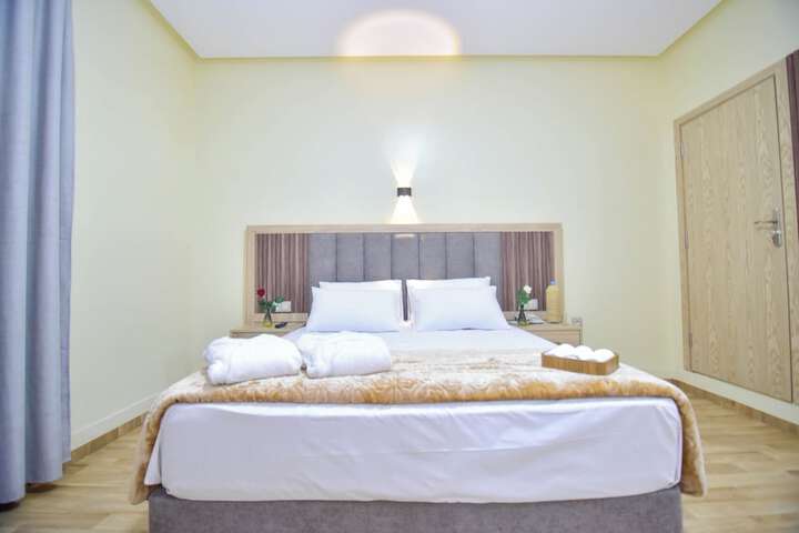 Room 4 of 60