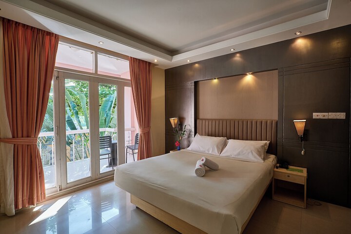 Room 3 of 20
