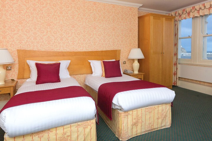 Room 25 of 110