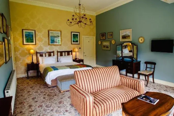 Room 2 of 12