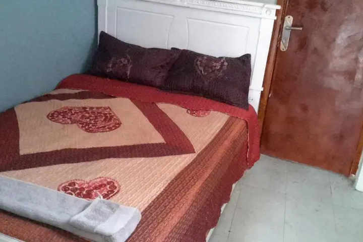 Room 8 of 19