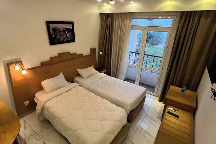 Room 4 of 13