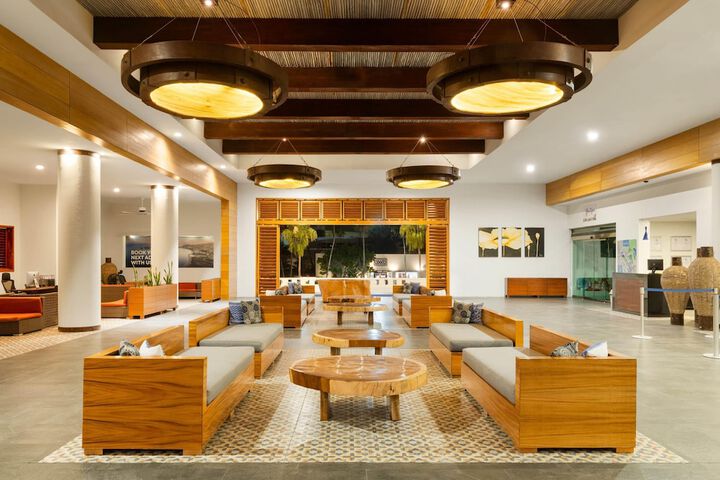 Entrance & Lobby