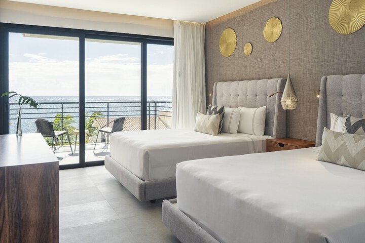 Room 4 of 96