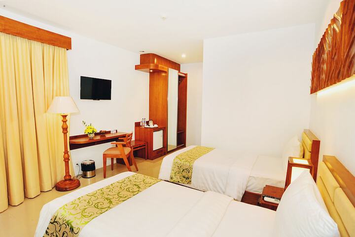 Room 9 of 30