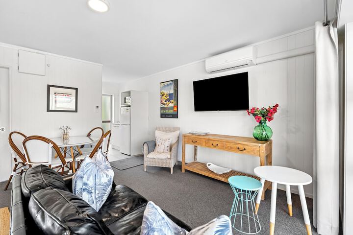 Room 11 of 190