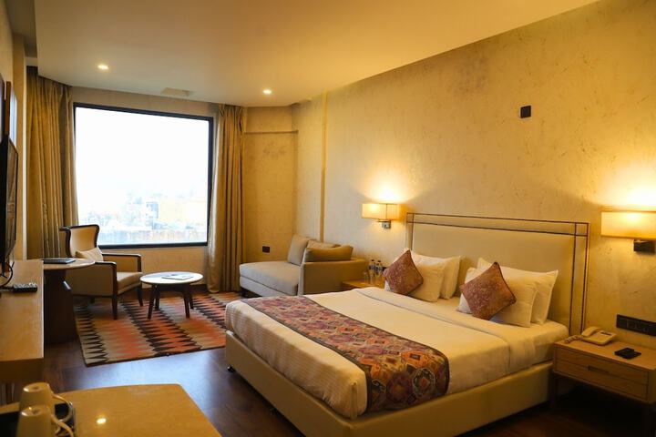 Room 14 of 38