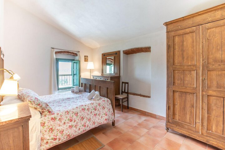 Room 18 of 119